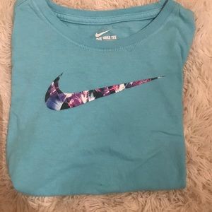 Nike tee